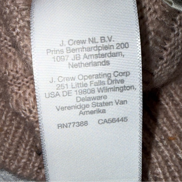 Cozy Speckled Turtleneck Sweater - Picture 4 of 9